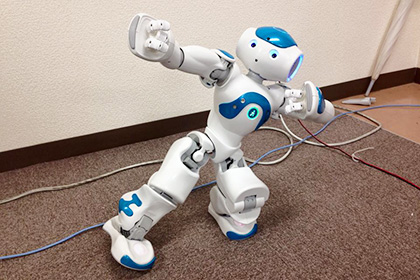 小型二足歩行ロボットNao