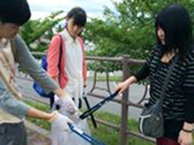 地域と協働したごみ拾い活動
