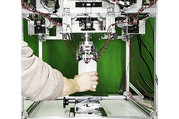 研究開発中のロボットハンド