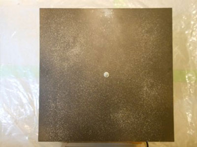 砂をうすく、まく