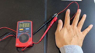 図5　体温による熱電発電の電圧測定