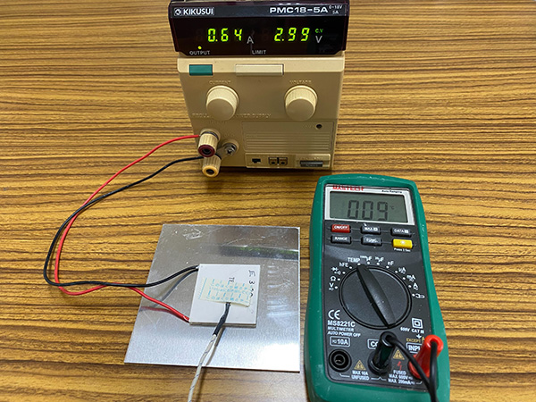 図3 3Vの電圧をかけて5分後