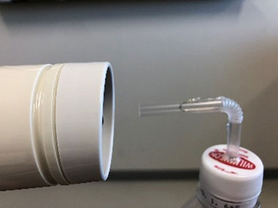 図9　ドライヤーの風に当てることで端面に淀み圧力（＝風圧）が発生