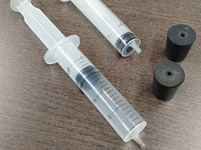 水と空気の性質の違いを感じてみよう（非圧縮性流体と圧縮性流体の違い）