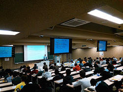 座学と演習で基礎から学ぶ「プログラミング序説・演習I・演習II」